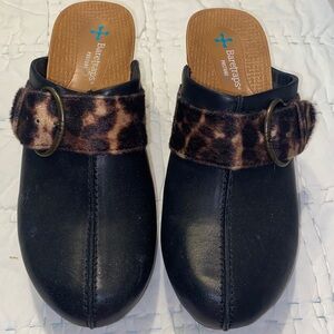 BareTraps Women's Black and Leopard Print Mules